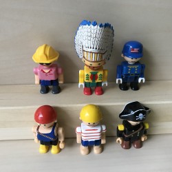 Set van 6 popjes ( 2 )