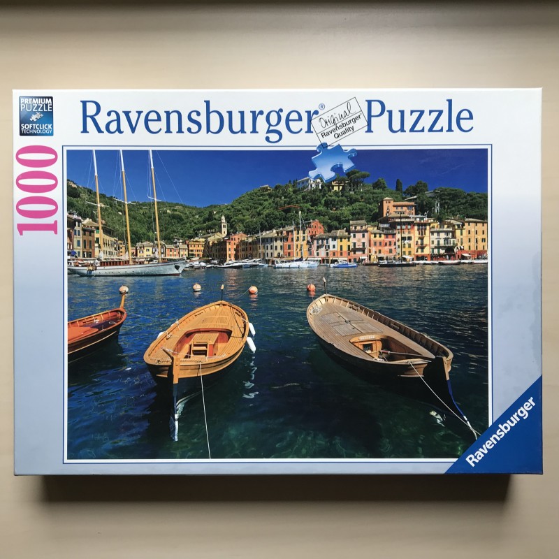 Haven in Portofino, Italië : 1000 stukjes. Deksel heeft een vlek.