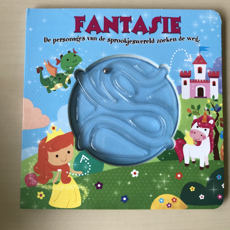 Fantasie, boek met doolhof