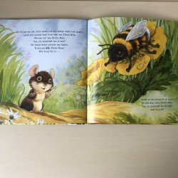 Kleine muis ontdekt de wereld