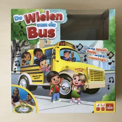 De wielen van de bus. Kijk even naar foto 4
