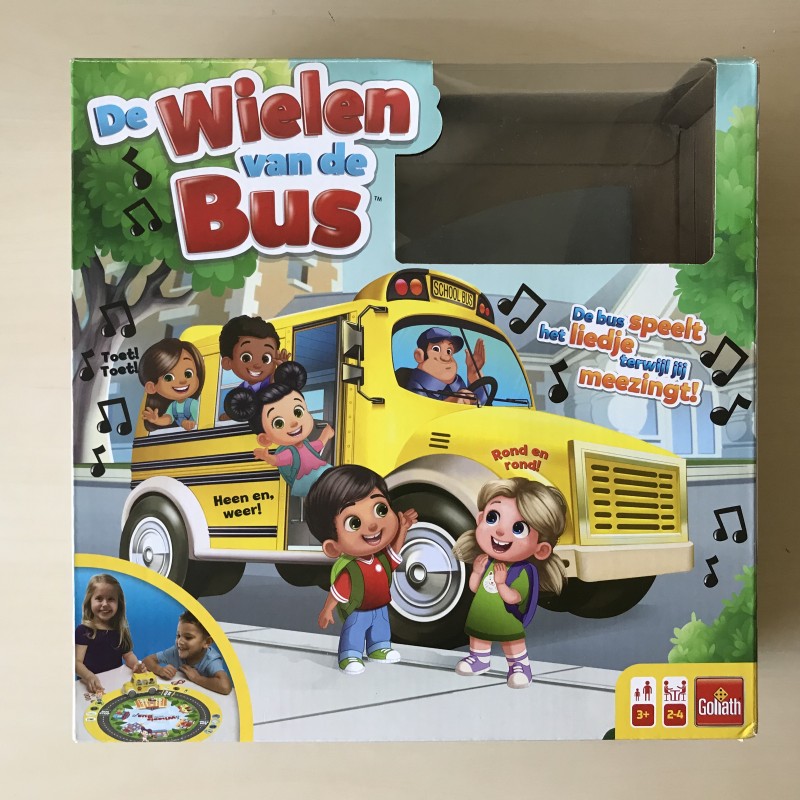 De wielen van de bus. Kijk even naar foto 4