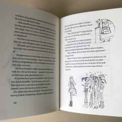 Marjon Hoffman: Floor regelt door. 2 titels