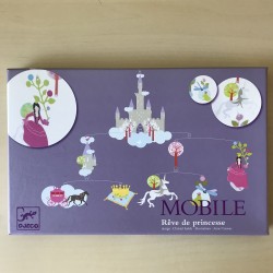 Djeco : mobile met prinsessen.