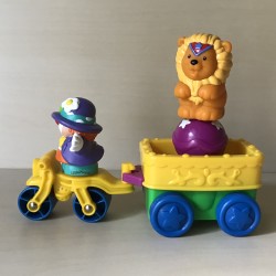 Fisher Price : Little people. Fiets met clown en circusleeuw . Set 197.