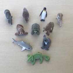 Dieren : Minifiguren. ca. 3 cm. hoog. 10 stuks. Set 7.