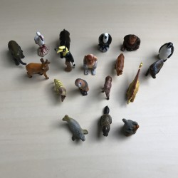 Dieren : minifiguren. ca. 3 cm. hoog. 18 stuks. Set 5.