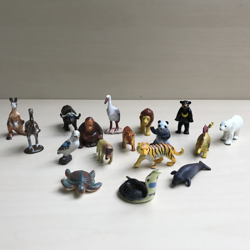 Dieren : minifiguren. ca. 3 cm. hoog. 18 stuks. Set 5.