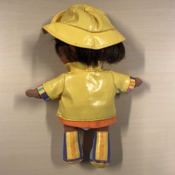 Dora, pop in regenkleding