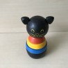 Houten stapeltoren : Poes. 10 cm. hoog.