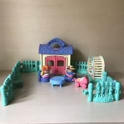 Fisher Price : Little People. Theehuisje en schommel.  Set  205.
