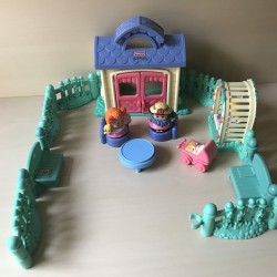 Fisher Price : Little People. Theehuisje en schommel.  Set  205.