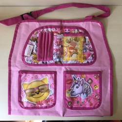 Girls just wanna have fun : organizer voor autostoel
