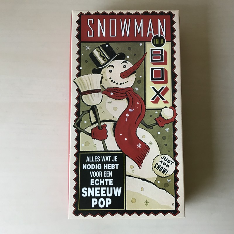 Voor de wintersport: sneeuwpop aankleding.