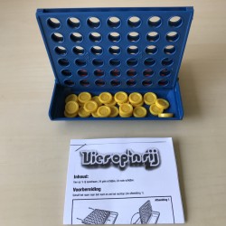 Vier op ‘n rij / Vier op een rij : Reisspel / Reisversie.