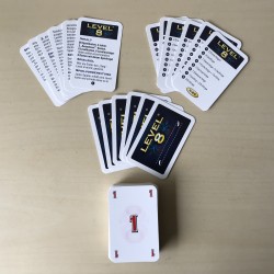 Level 8, verpakking is 7 x 4,7 cm. Let op dit is een kleine versie.