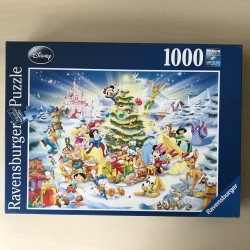 Disney : Kerst. 1000 stukjes. 1 stukje geplakt.