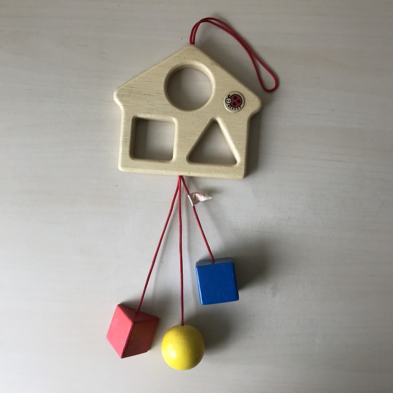 Vormenstoof ( boxhanger) met 3 vormen.