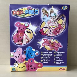 Pop-Pals. Nieuw. Beertje “crocs”, 15 cm. hoog.
