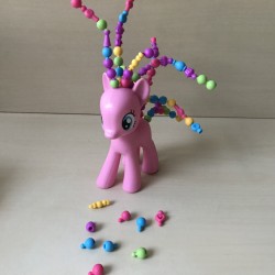 Little Pony met kralenmanen