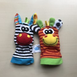 Playgro : Baby rammelaar stokjes en rammelaar armbanden.