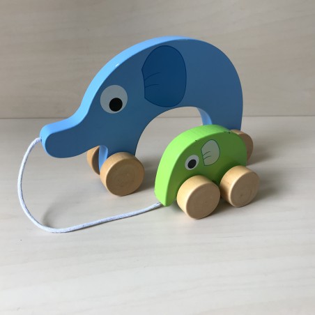 Houten olifant : Schuif- en trekspeelgoed.